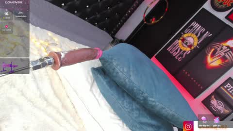 amandajoness  online show from December 2024 06:48:01 PM