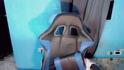 BELLA online show from November 2025 12:43:01 AM