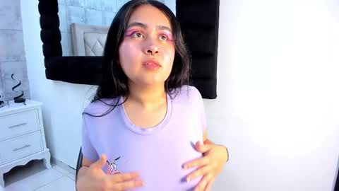 Amara Wolf online show from November 2025 09:19:02 PM