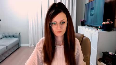 Izza online show from December 2024 03:05:02 PM