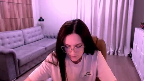 Izza online show from April 2026 01:21:01 PM