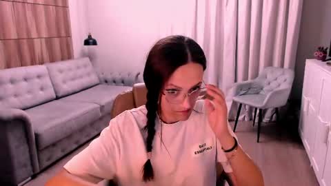 Snapshot of amazingeyes89 chatting on July 2026 02:59:01 PM Izza online show from July 2026 02:59:01 PM