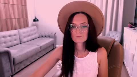 Snapshot of amazingeyes89 chatting on July 2026 01:09:01 PM Izza online show from July 2026 01:09:01 PM