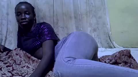 amazon_girl03 online show from October 2025 06:59:01 PM