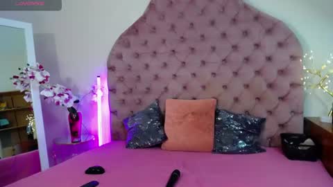 Snapshot of amazongoddess_ chatting on June 2026 12:42:02 PM Amazon online show from June 2026 12:42:02 PM