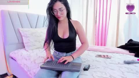 Snapshot of ambaar5 chatting on February 2026 01:26:01 AM Sara online show from February 2026 01:26:01 AM