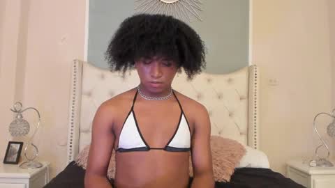 Ambar Colling online show from February 2025 04:31:01 PM