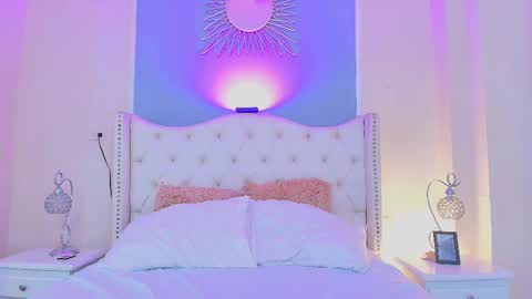 Ambar Colling online show from October 2025 04:51:02 PM