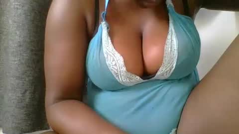 Mia online show from March 2025 04:56:02 AM