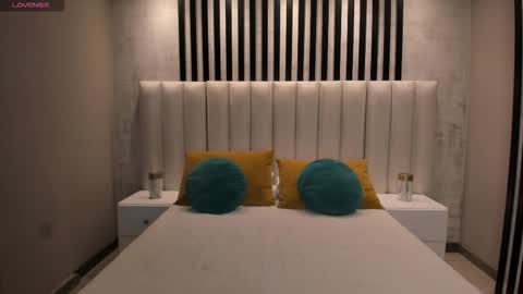 Ambar  online show from November 2025 11:53:02 AM