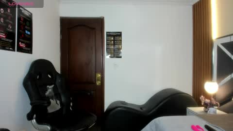 Ambar Ross online show from April 2026 02:12:02 PM