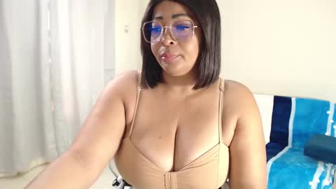 Snapshot of ambarsofhia chatting on February 2025 07:04:01 PM Amber Sofhia online show from February 2025 07:04:01 PM