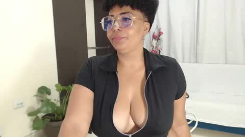 Snapshot of ambarsofhia chatting on February 2025 09:25:02 PM Amber Sofhia online show from February 2025 09:25:02 PM