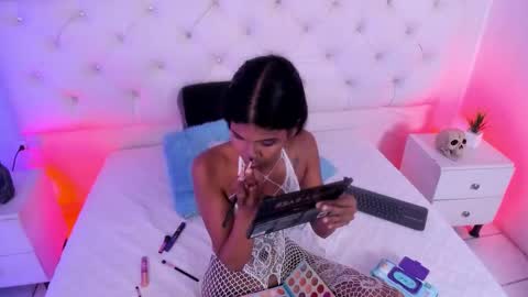  Amber  online show from October 2025 08:09:02 PM