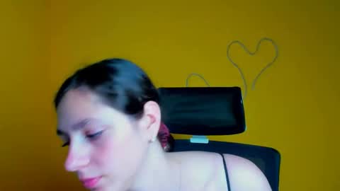 Snapshot of amber__r chatting on May 2026 11:05:02 AM Amber online show from May 2026 11:05:02 AM