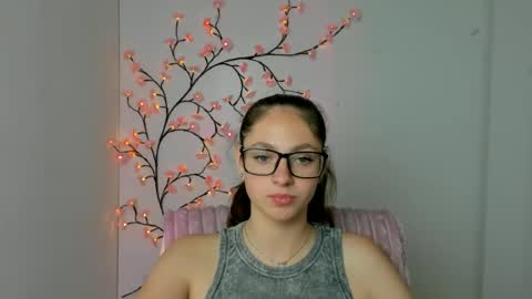 Snapshot of amber__r chatting on June 2026 11:13:01 AM Amber online show from June 2026 11:13:01 AM