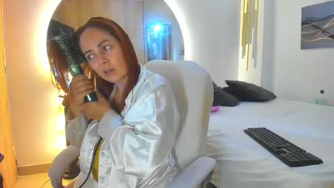 Snapshot of amber_disney chatting on February 2025 08:00:02 PM Amber Disney online show from February 2025 08:00:02 PM