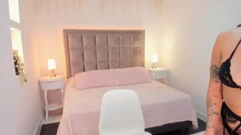 amber_ink online show from October 2025 08:22:01 PM