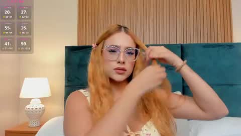 Snapshot of amber_kiss_ chatting on July 2026 06:43:02 PM Emily online show from July 2026 06:43:02 PM