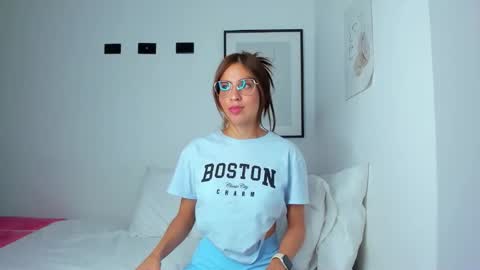 Luci Reyes online show from September 2025 08:44:02 PM