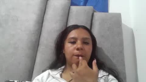 Snapshot of amber_rose17 chatting on June 2026 04:02:02 AM AMBER online show from June 2026 04:02:02 AM