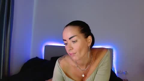 Amber online show from January 2025 02:22:02 AM