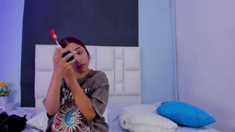 Snapshot of amberbaker21 chatting on December 2024 05:33:02 PM Amber Baker online show from December 2024 05:33:02 PM