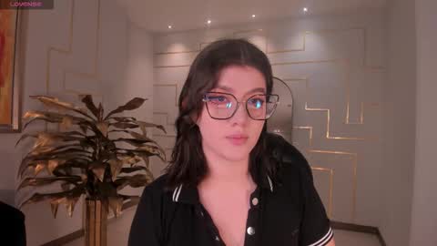 Amber  online show from December 2025 08:49:02 PM