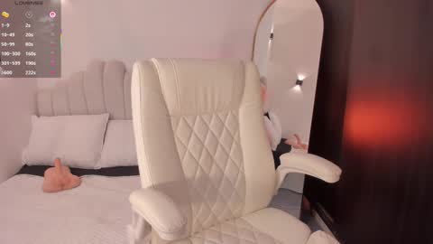 Amber  online show from January 2026 11:40:01 PM