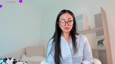 Amber online show from October 2025 08:28:01 PM