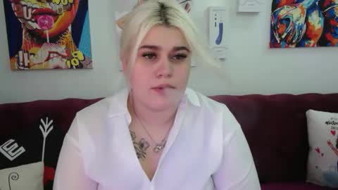 Amber online show from September 2025 03:17:02 AM