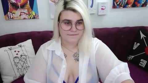 Amber online show from November 2025 03:19:01 AM