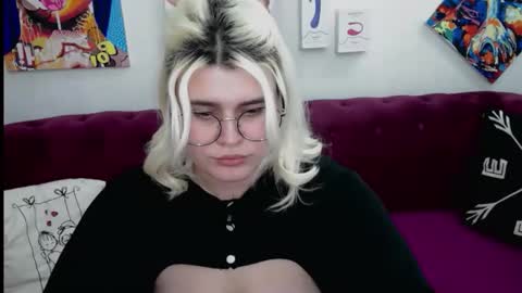 Amber online show from November 2025 02:29:01 PM