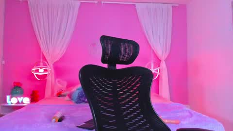 Amber online show from December 2024 06:35:01 AM