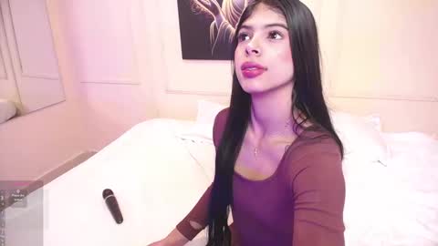 Snapshot of ambersfoxx chatting on November 2025 02:05:01 PM ambers online show from November 2025 02:05:01 PM