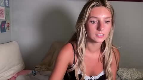 Snapshot of ambiebambiii chatting on May 2026 01:13:02 AM ambie bambi amber griz online show from May 2026 01:13:02 AM