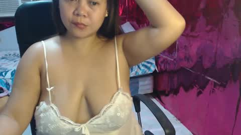 Snapshot of ambisyosa_moore chatting on February 2025 05:29:02 PM Marie online show from February 2025 05:29:02 PM