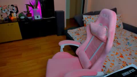 Snapshot of ameli_moon chatting on October 2025 04:08:02 PM Eileen online show from October 2025 04:08:02 PM