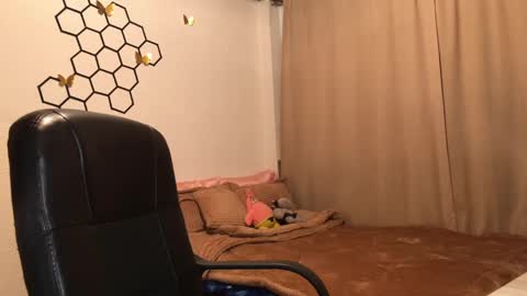 Snapshot of amelia___hall chatting on October 2025 12:06:02 PM Amelia online show from October 2025 12:06:02 PM