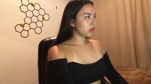 Snapshot of amelia___hall chatting on October 2025 12:09:02 PM Amelia online show from October 2025 12:09:02 PM