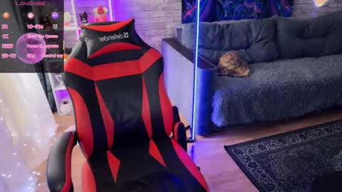 Amelia Aley  online show from February 2026 10:53:02 AM