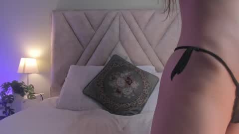 Amelia  online show from May 2026 04:50:01 AM