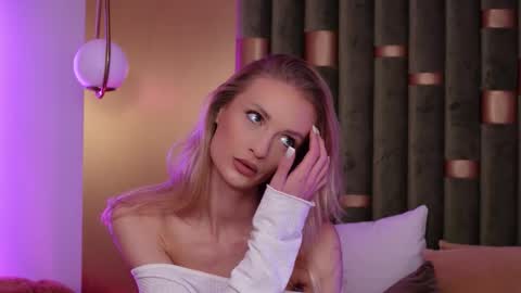 Amelia online show from November 2025 05:29:01 AM