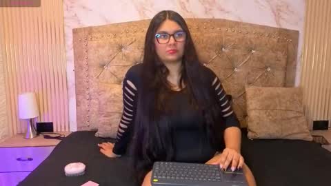 AMELIA CASTELL  online show from March 2026 01:40:02 PM