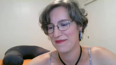Snapshot of ameliaishka chatting on September 2025 04:03:01 AM Ameliaishka online show from September 2025 04:03:01 AM