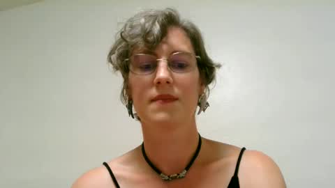 Snapshot of ameliaishka chatting on September 2025 04:14:02 AM Ameliaishka online show from September 2025 04:14:02 AM