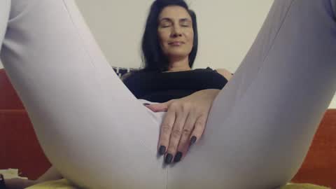 Snapshot of ameliaisme chatting on December 2024 01:54:02 PM AME or Amelia online show from December 2024 01:54:02 PM