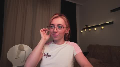 Snapshot of ameliamber0 chatting on December 2024 04:49:01 PM Amelia online show from December 2024 04:49:01 PM