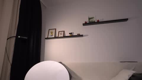 Amelia   online show from November 2025 03:54:02 PM