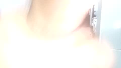 Snapshot of amelie01bronw chatting on January 2025 05:41:02 AM amelie brown online show from January 2025 05:41:02 AM